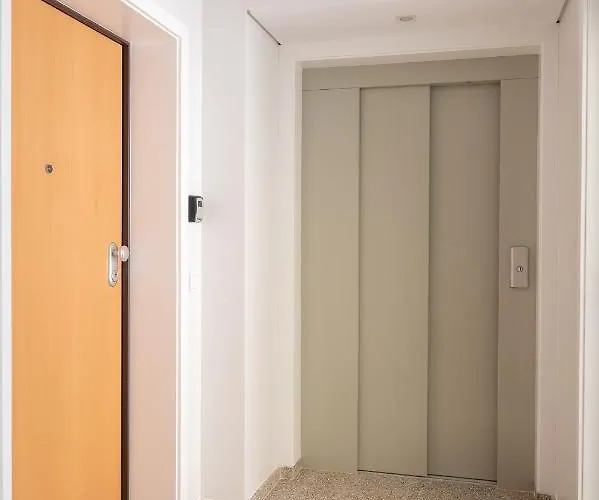 Cactus Apartment, By Bolhao Residences * ポルト